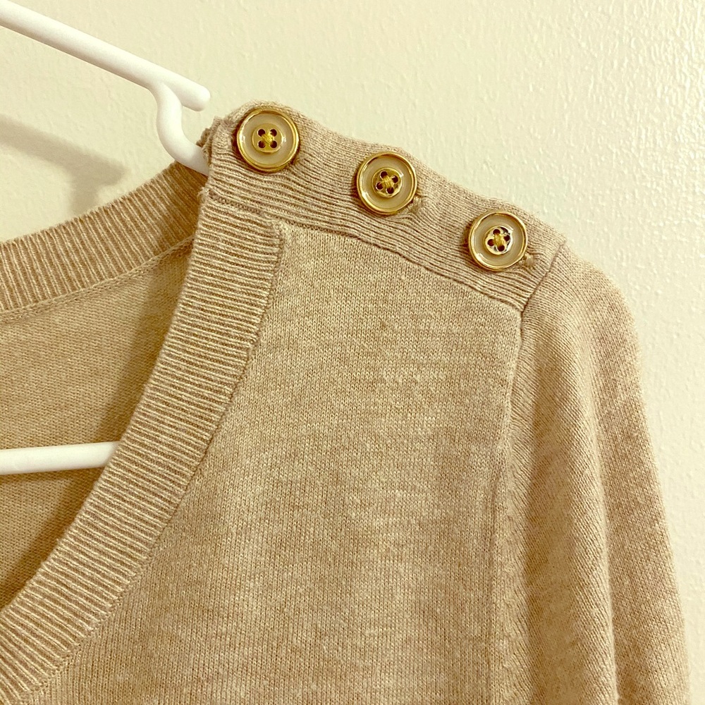 Shoulder Button 3/4 Sleeve Top